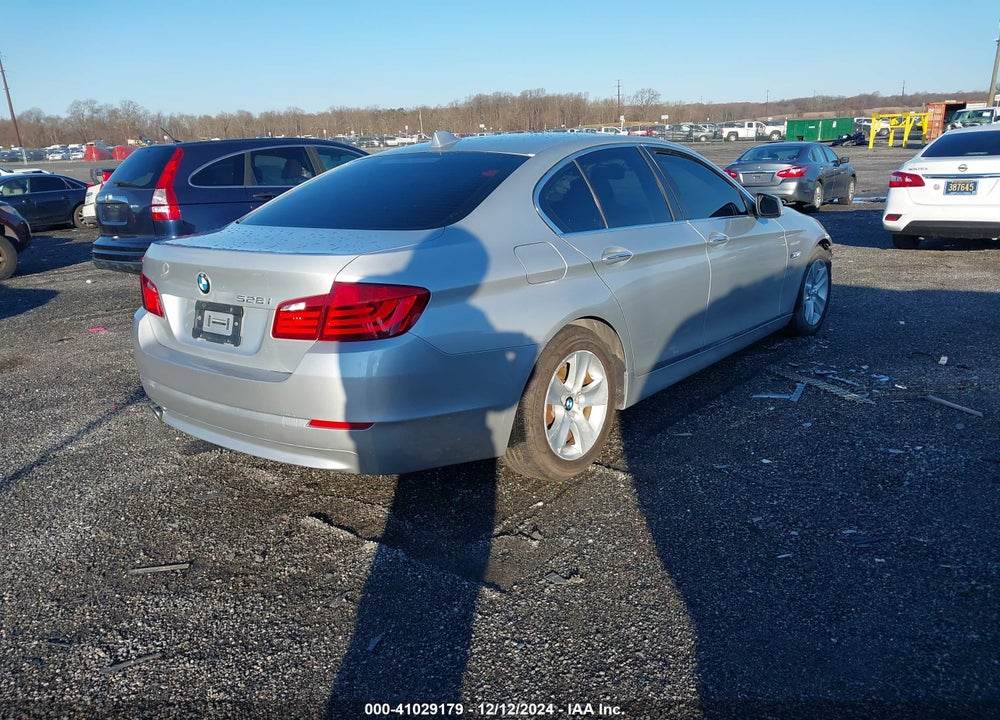 2011 BMW 528I VIN: WBAFR1C58BC747163
