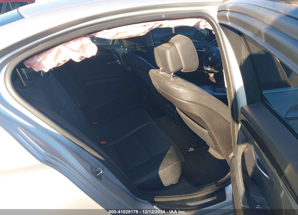 2011 BMW 528I VIN: WBAFR1C58BC747163