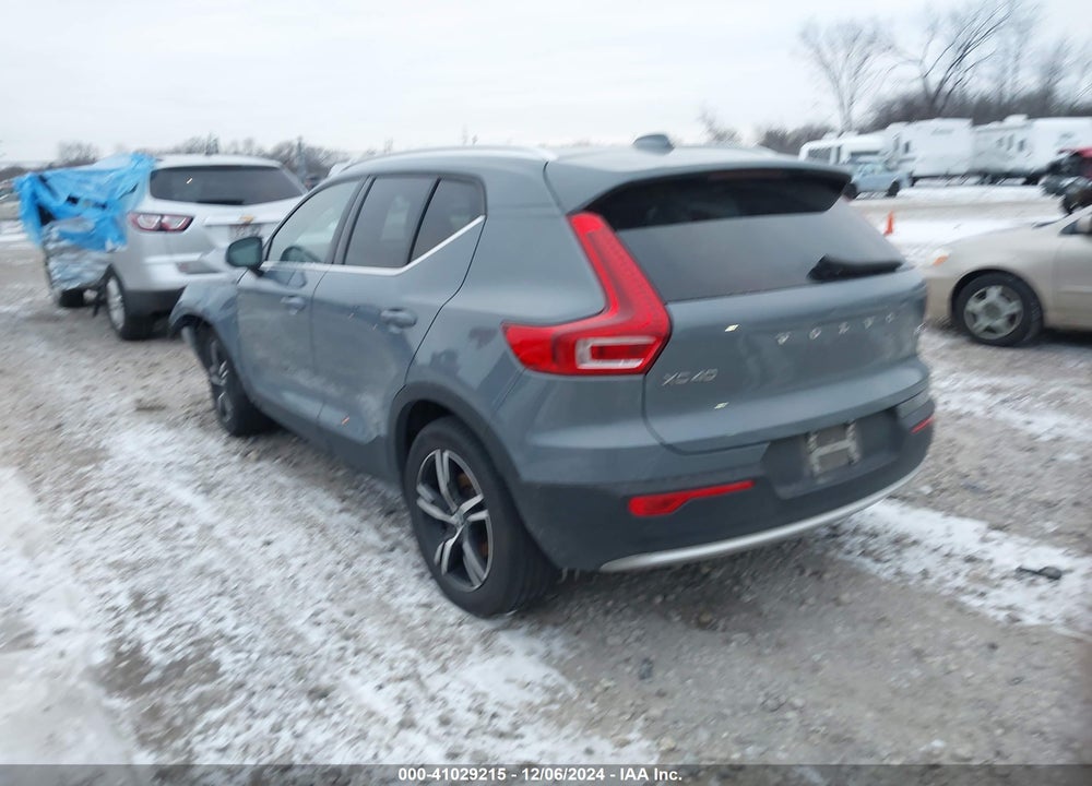 2023 VOLVO XC40 PLUS BRIGHT THEME VIN: YV4L12UE6P2047721