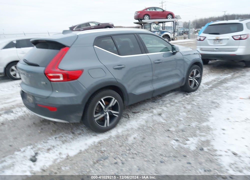 2023 VOLVO XC40 PLUS BRIGHT THEME VIN: YV4L12UE6P2047721
