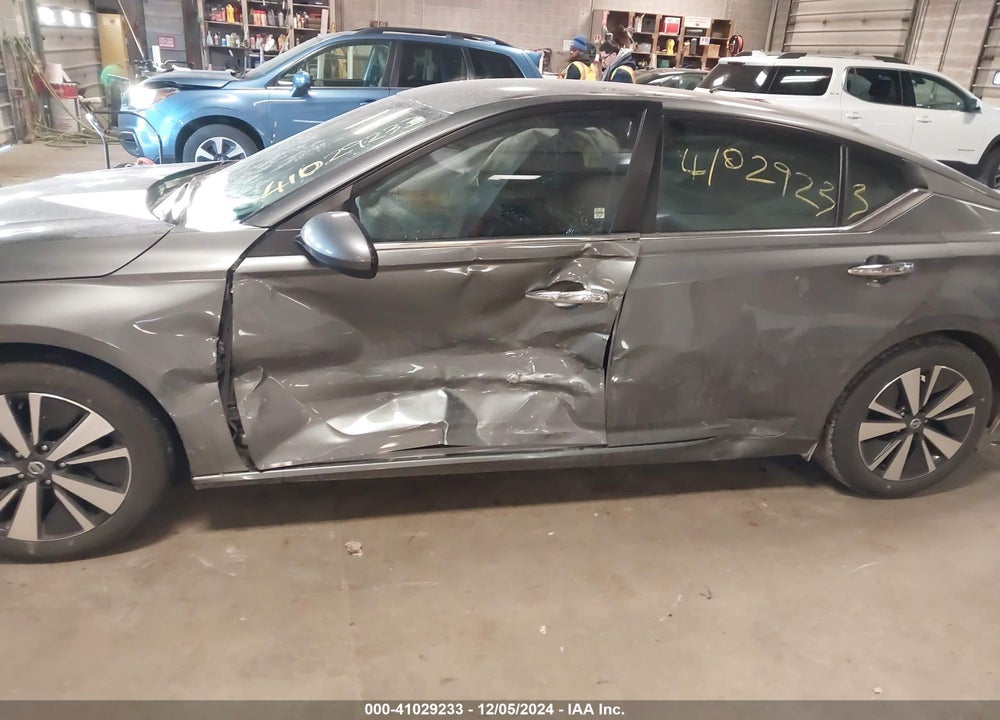 2021 NISSAN ALTIMA SV FWD VIN: 1N4BL4DV5MN404343