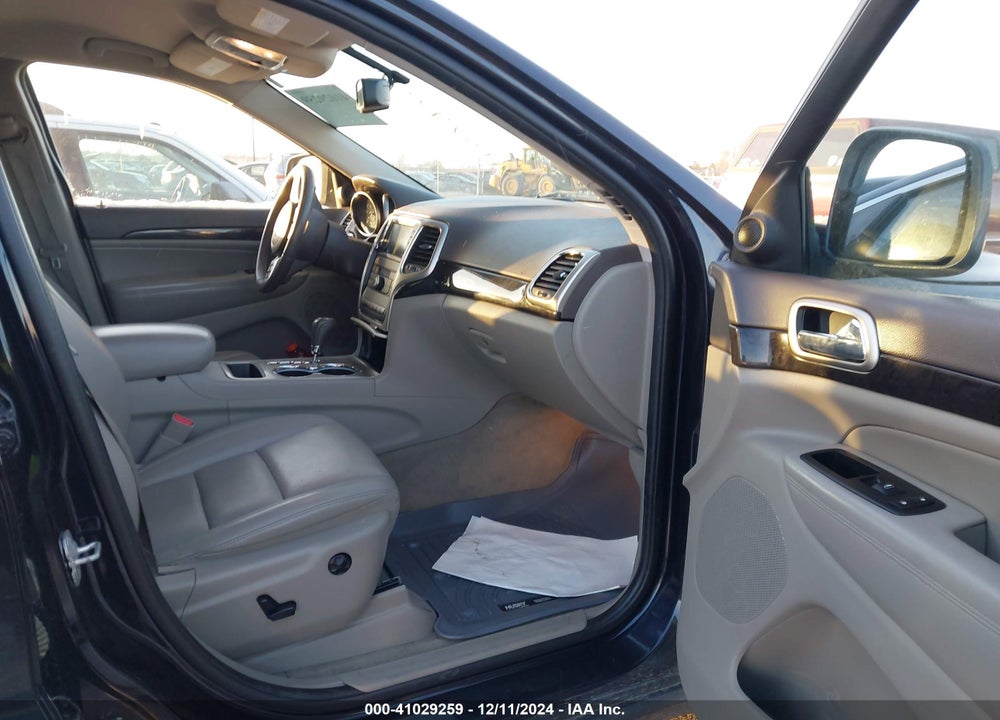 2011 JEEP GRAND CHEROKEE VIN: 1J4RR4GG4BC522584