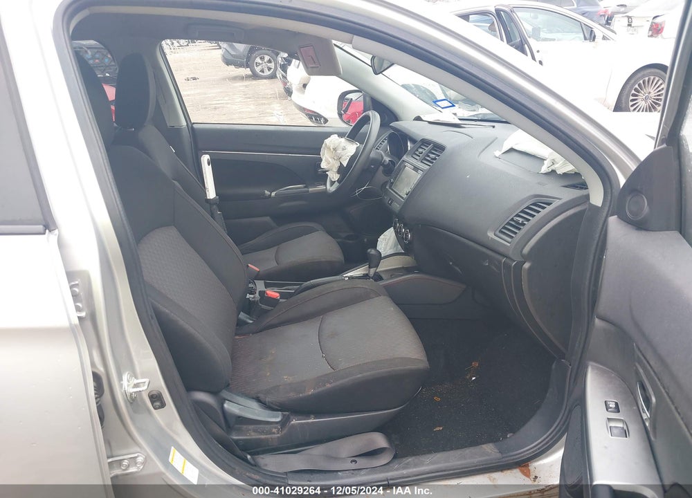 2018 MITSUBISHI OUTLANDER SPORT 2.0 ES VIN: JA4AP3AU8JZ009300