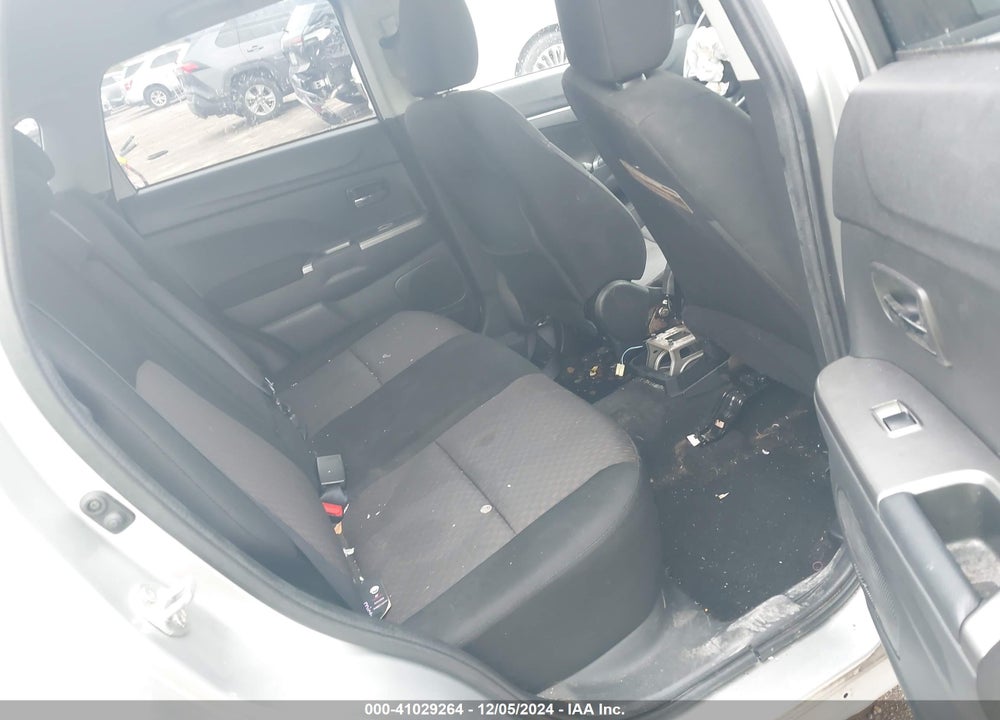 2018 MITSUBISHI OUTLANDER SPORT 2.0 ES VIN: JA4AP3AU8JZ009300