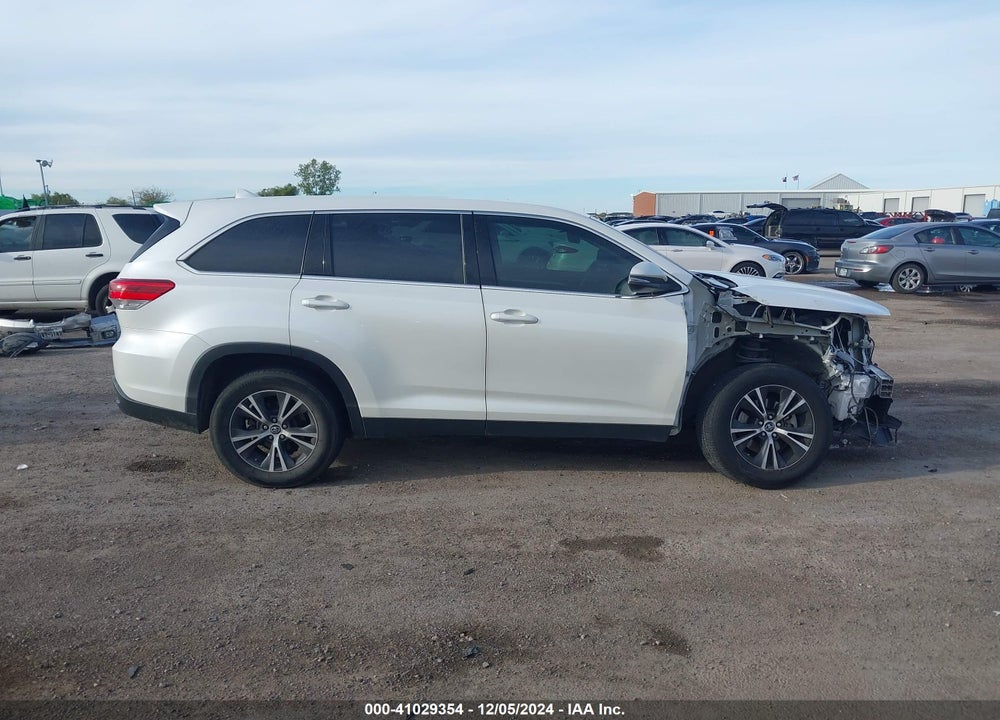 2019 TOYOTA HIGHLANDER LE PLUS VIN: 5TDZZRFH8KS352337
