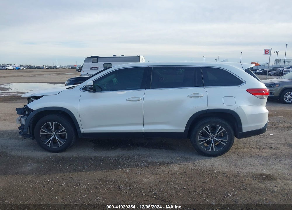 2019 TOYOTA HIGHLANDER LE PLUS VIN: 5TDZZRFH8KS352337