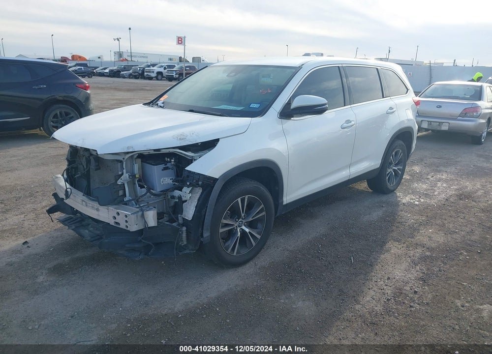 2019 TOYOTA HIGHLANDER LE PLUS VIN: 5TDZZRFH8KS352337