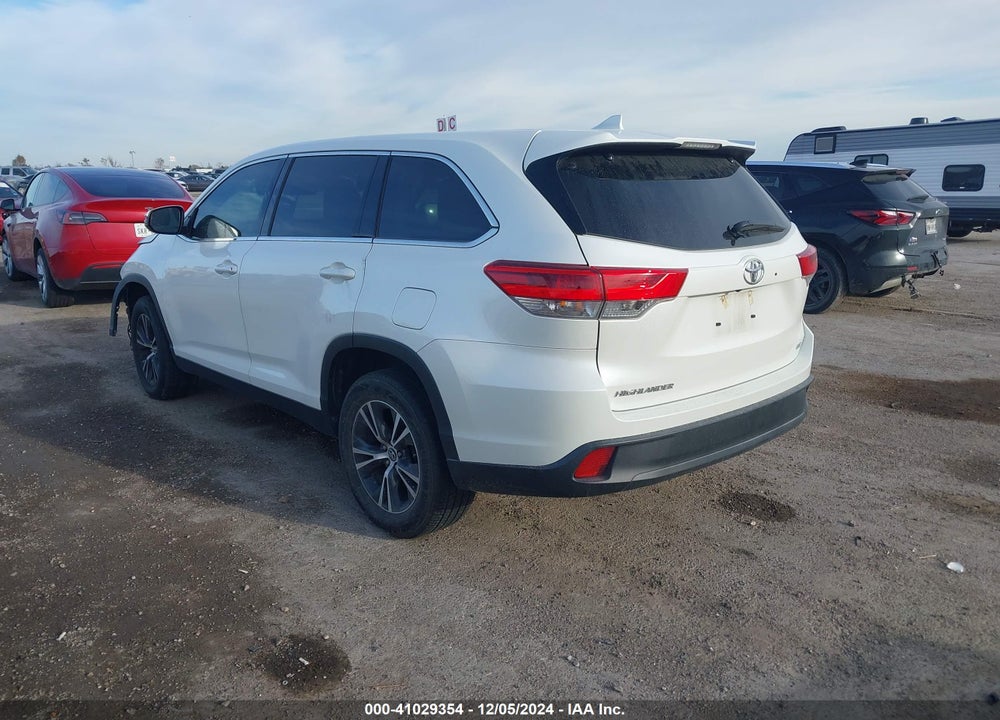 2019 TOYOTA HIGHLANDER LE PLUS VIN: 5TDZZRFH8KS352337