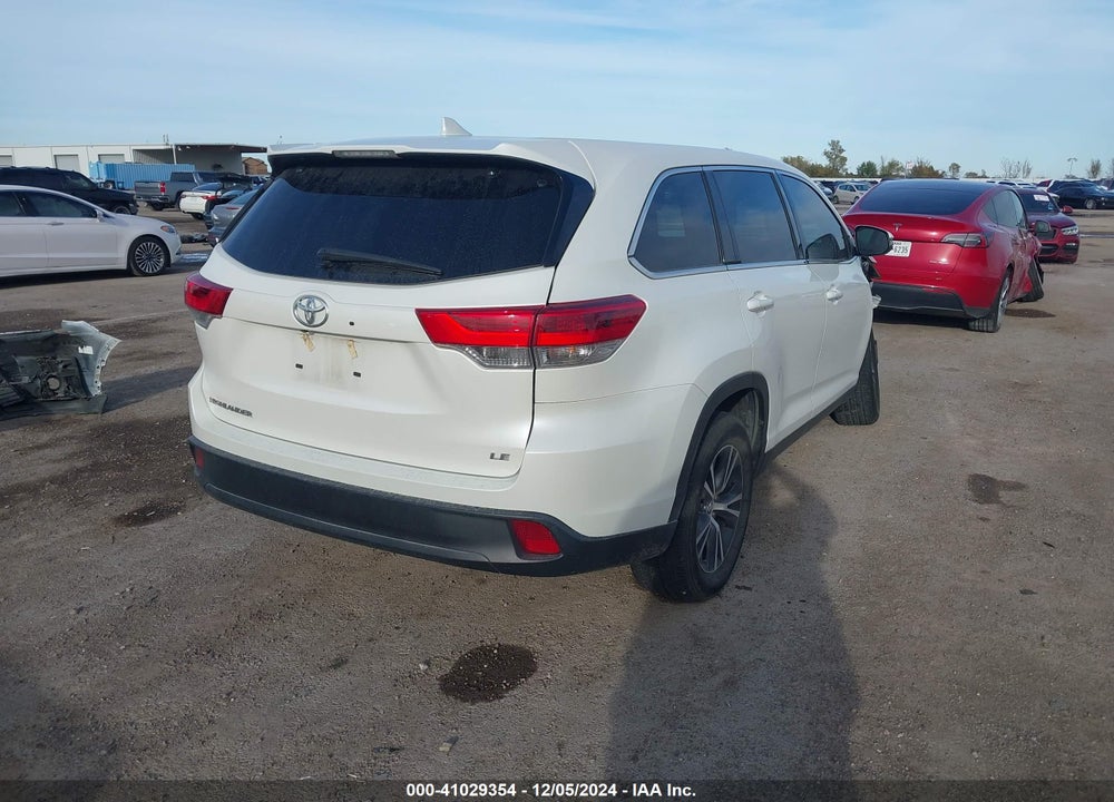 2019 TOYOTA HIGHLANDER LE PLUS VIN: 5TDZZRFH8KS352337