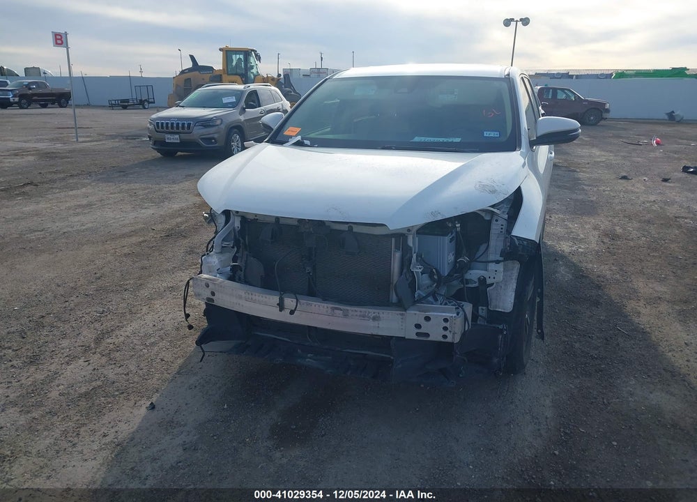 2019 TOYOTA HIGHLANDER LE PLUS VIN: 5TDZZRFH8KS352337