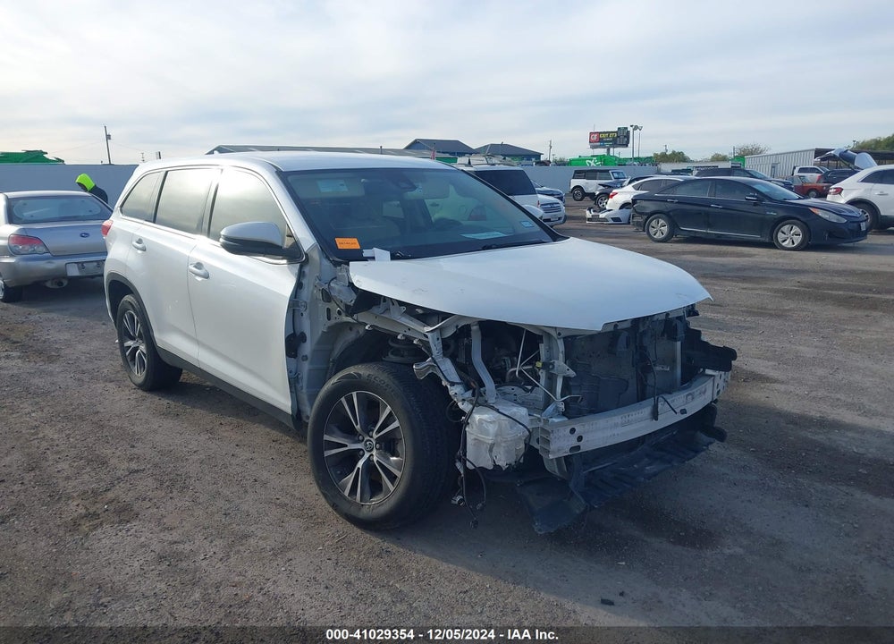 2019 TOYOTA HIGHLANDER LE PLUS VIN: 5TDZZRFH8KS352337