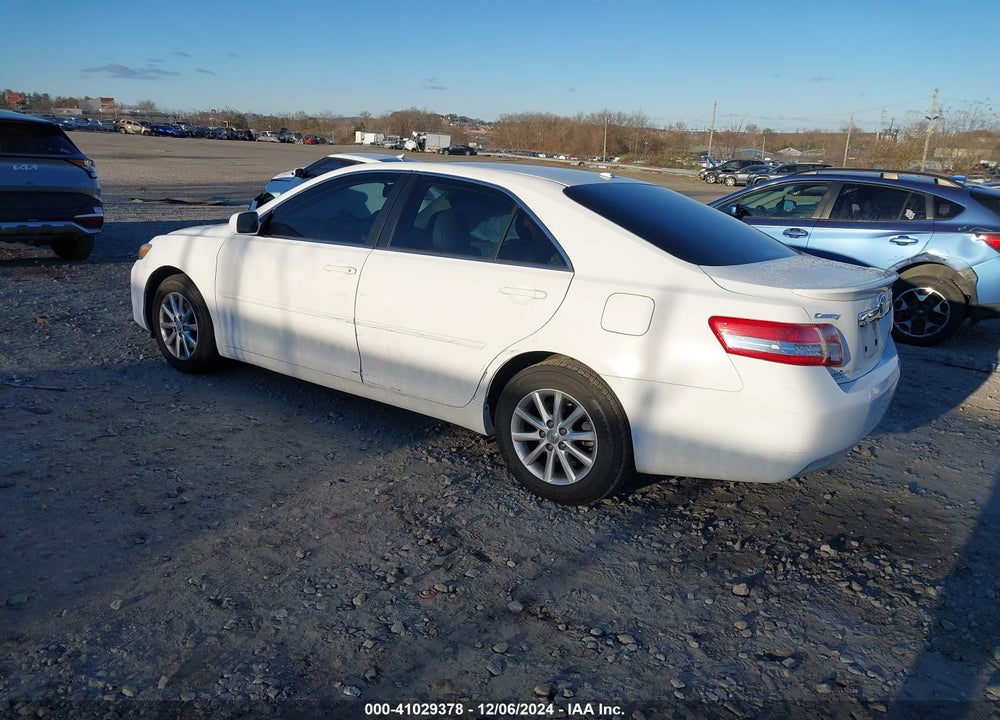 2011 TOYOTA CAMRY XLE VIN: 4T1BF3EK8BU732452