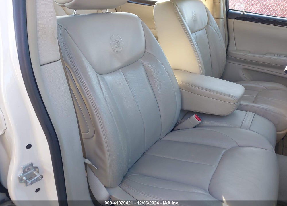 2008 CADILLAC DTS 1SB VIN: 1G6KD57Y98U183413