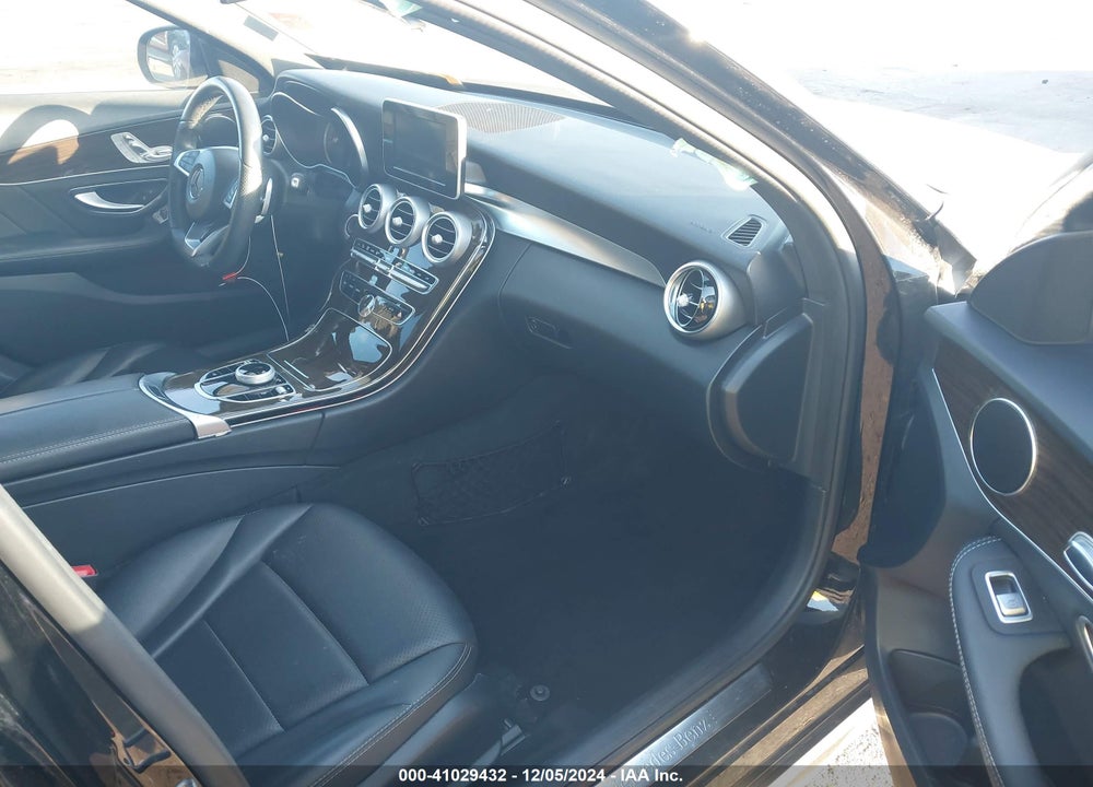 2018 MERCEDES-BENZ C 300 VIN: WDDWF4JB1JR423978