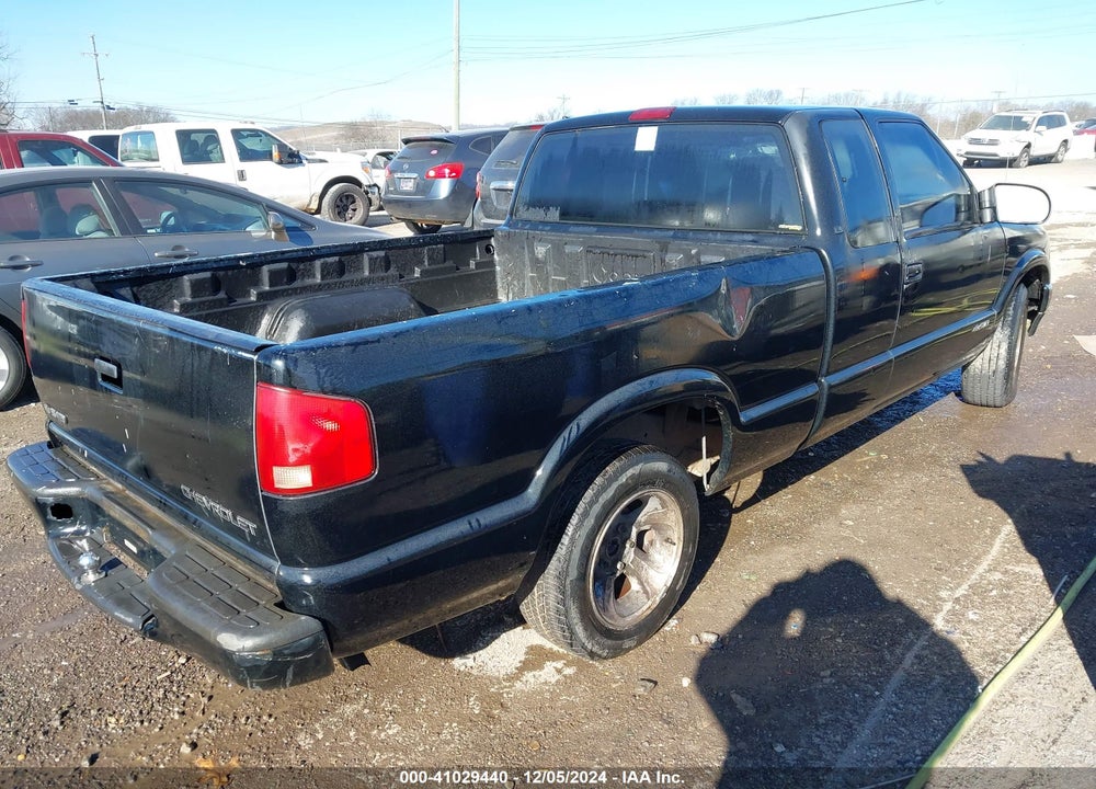 1998 CHEVROLET S-10 LS FLEETSIDE VIN: 1GCCS1940W8188399