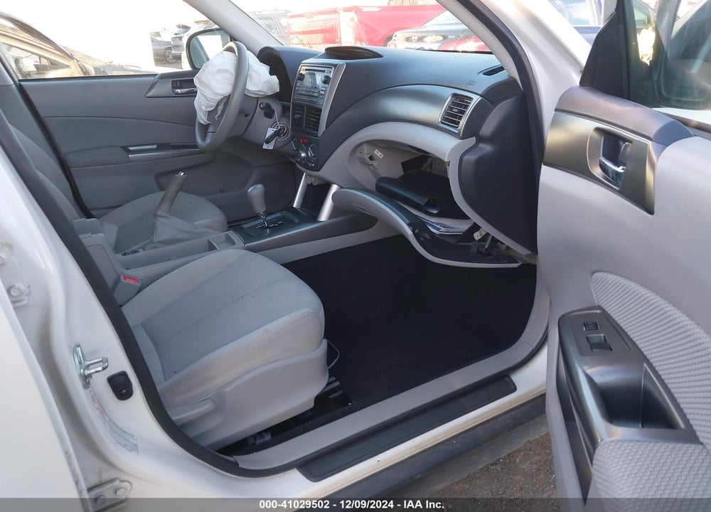 2011 SUBARU FORESTER 2.5X PREMIUM VIN: JF2SHADC0BH762438