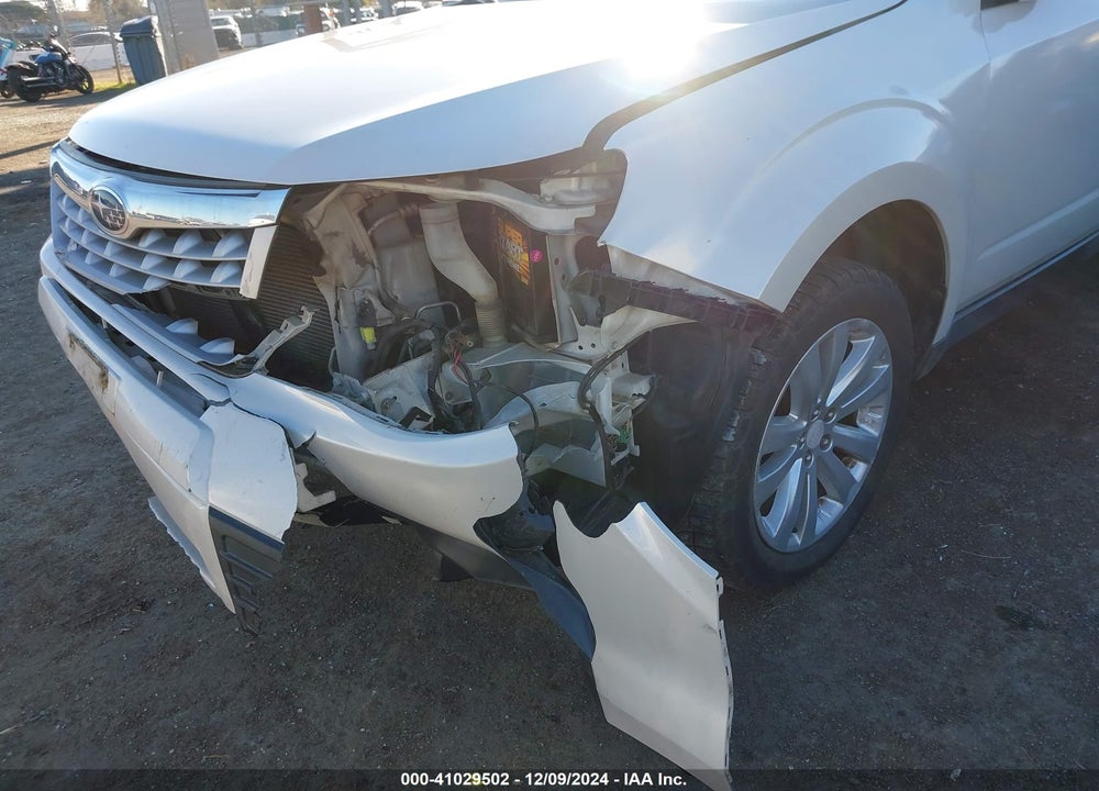 2011 SUBARU FORESTER 2.5X PREMIUM VIN: JF2SHADC0BH762438