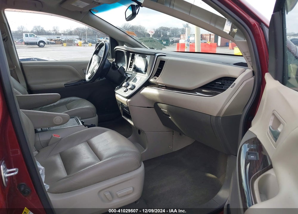 2016 TOYOTA SIENNA VIN: 5TDYK3DC1GS702015