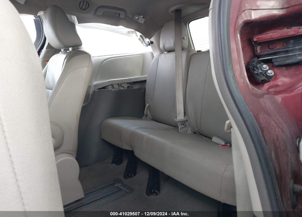 2016 TOYOTA SIENNA VIN: 5TDYK3DC1GS702015