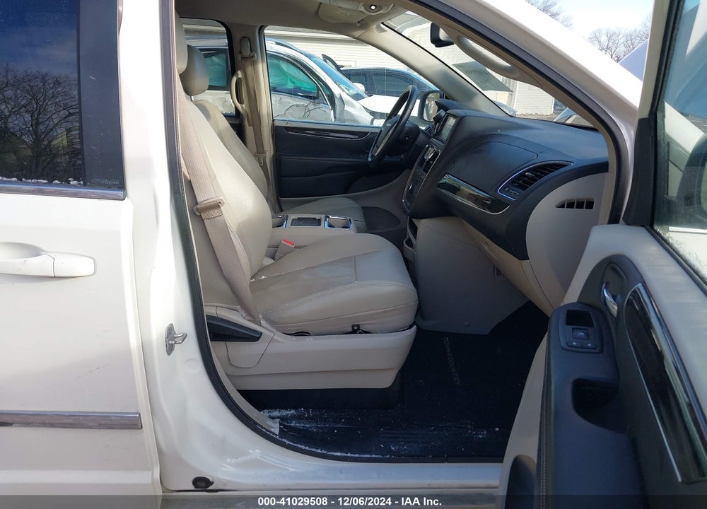 2013 CHRYSLER TOWN & COUNTRY TOURING VIN: 2C4RC1BG6DR558980