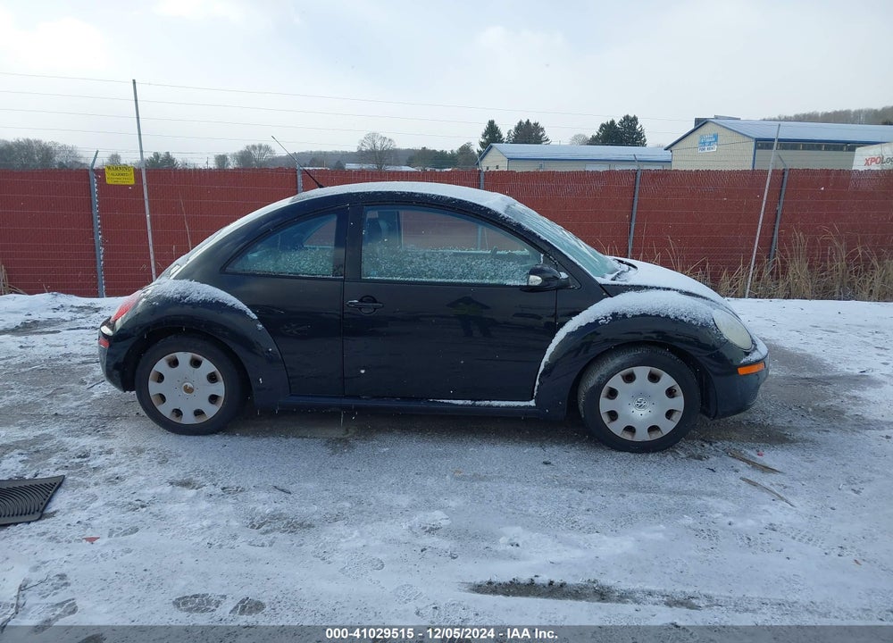 2010 VOLKSWAGEN NEW BEETLE 2.5L FINAL EDITION VIN: 3VWPW3AG0AM035983