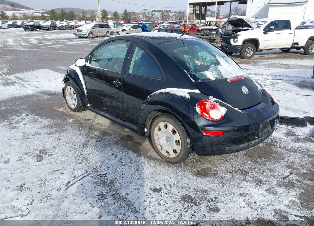 2010 VOLKSWAGEN NEW BEETLE 2.5L FINAL EDITION VIN: 3VWPW3AG0AM035983
