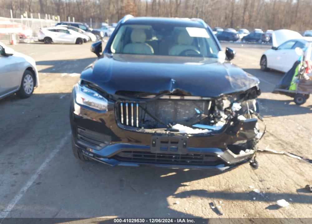 2020 VOLVO XC90 T6 MOMENTUM 6 PASSENGER VIN: YV4A221K9L1584551