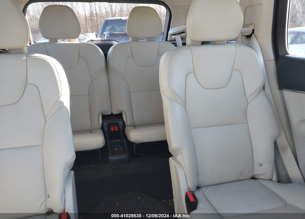 2020 VOLVO XC90 T6 MOMENTUM 6 PASSENGER VIN: YV4A221K9L1584551