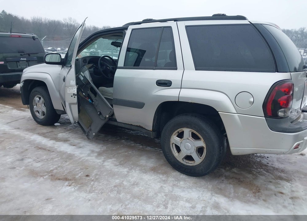 2005 CHEVROLET TRAILBLAZER LS VIN: 1GNDT13S952167696