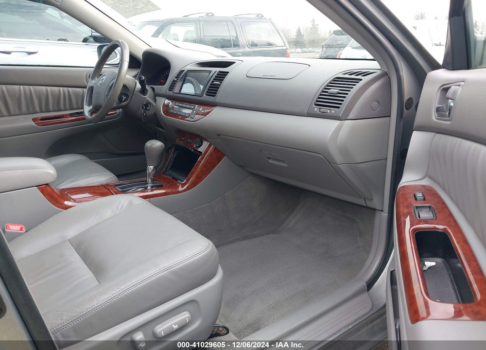 2005 TOYOTA CAMRY XLE V6 VIN: JTDBF30K450161369