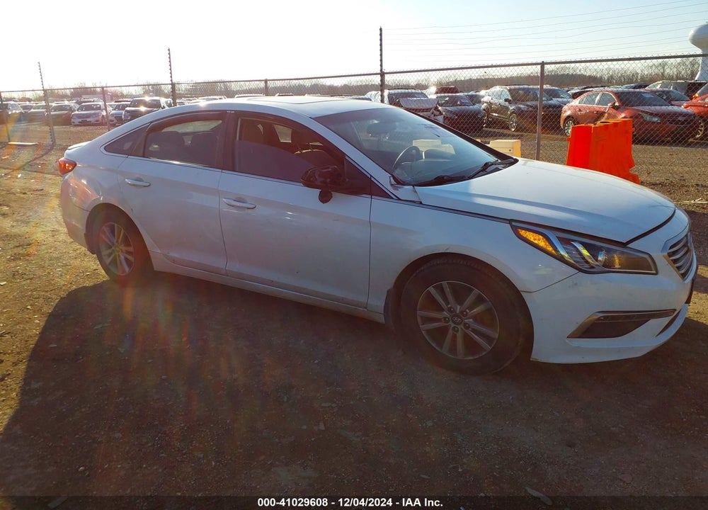 2015 HYUNDAI SONATA SE VIN: 5NPE24AF9FH228066