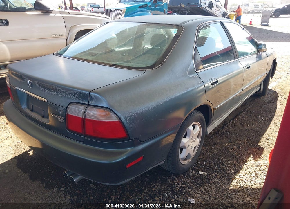 1997 HONDA ACCORD EX V6 VIN: 1HGCE6679VA006632