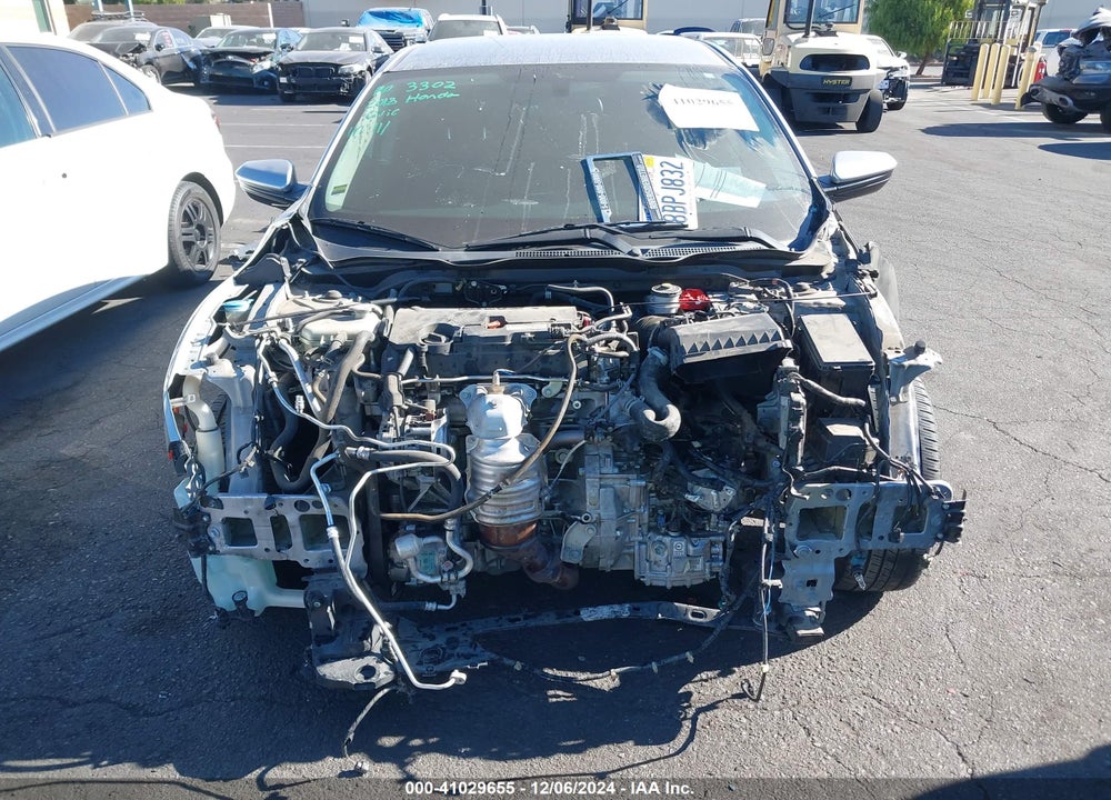 2018 HONDA CIVIC LX VIN: 2HGFC2F50JH517460