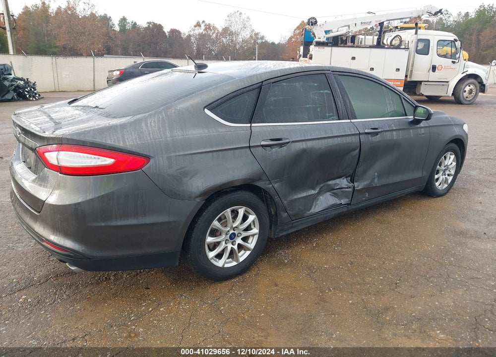 2016 FORD FUSION S VIN: 3FA6P0G70GR404120
