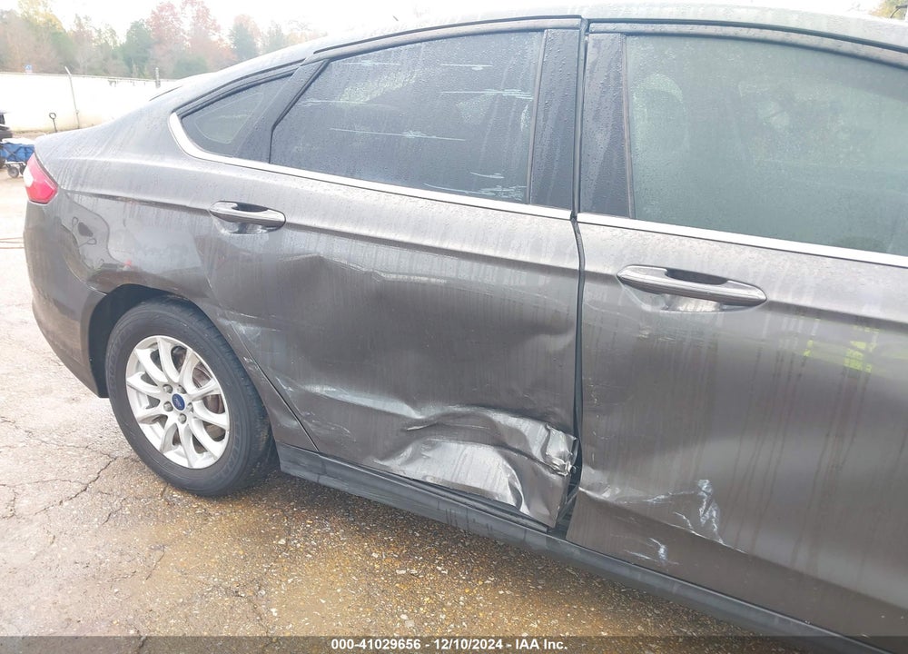 2016 FORD FUSION S VIN: 3FA6P0G70GR404120
