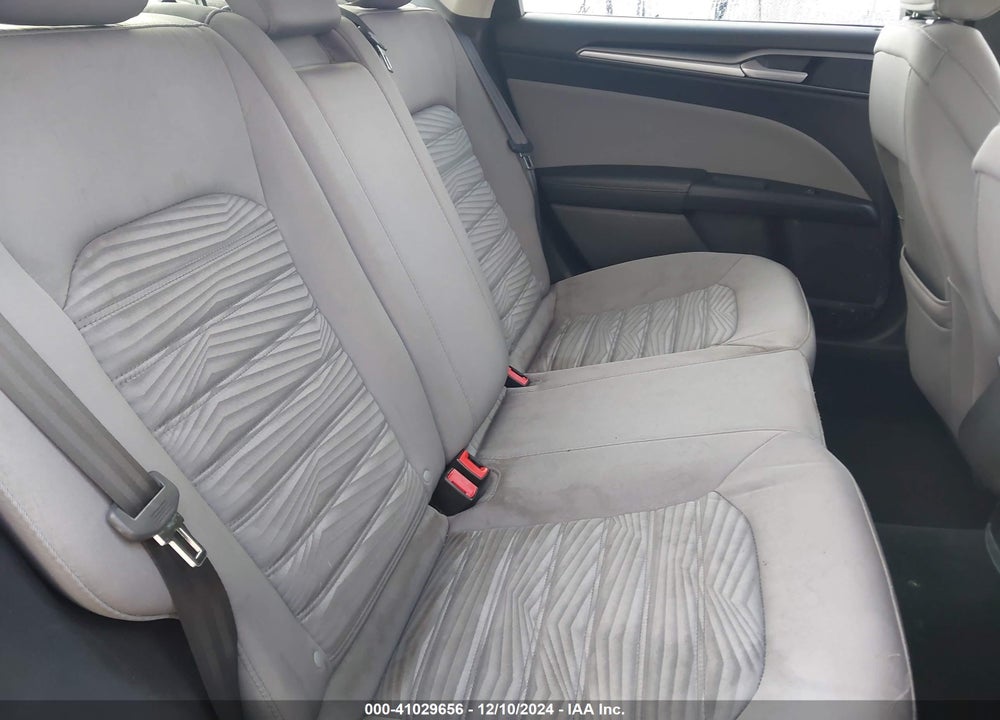 2016 FORD FUSION S VIN: 3FA6P0G70GR404120
