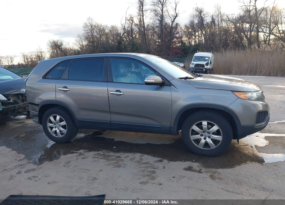 2012 KIA SORENTO LX VIN: 5XYKTCA69CG292489