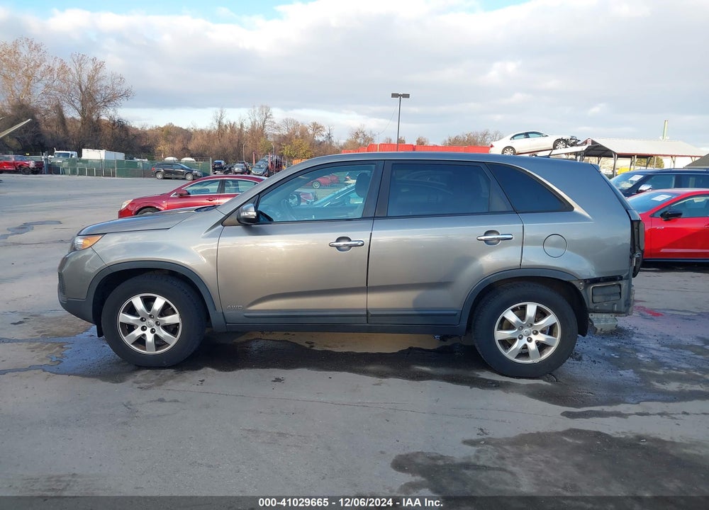 2012 KIA SORENTO LX VIN: 5XYKTCA69CG292489