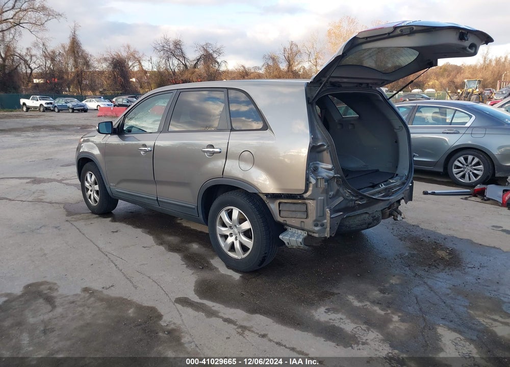 2012 KIA SORENTO LX VIN: 5XYKTCA69CG292489