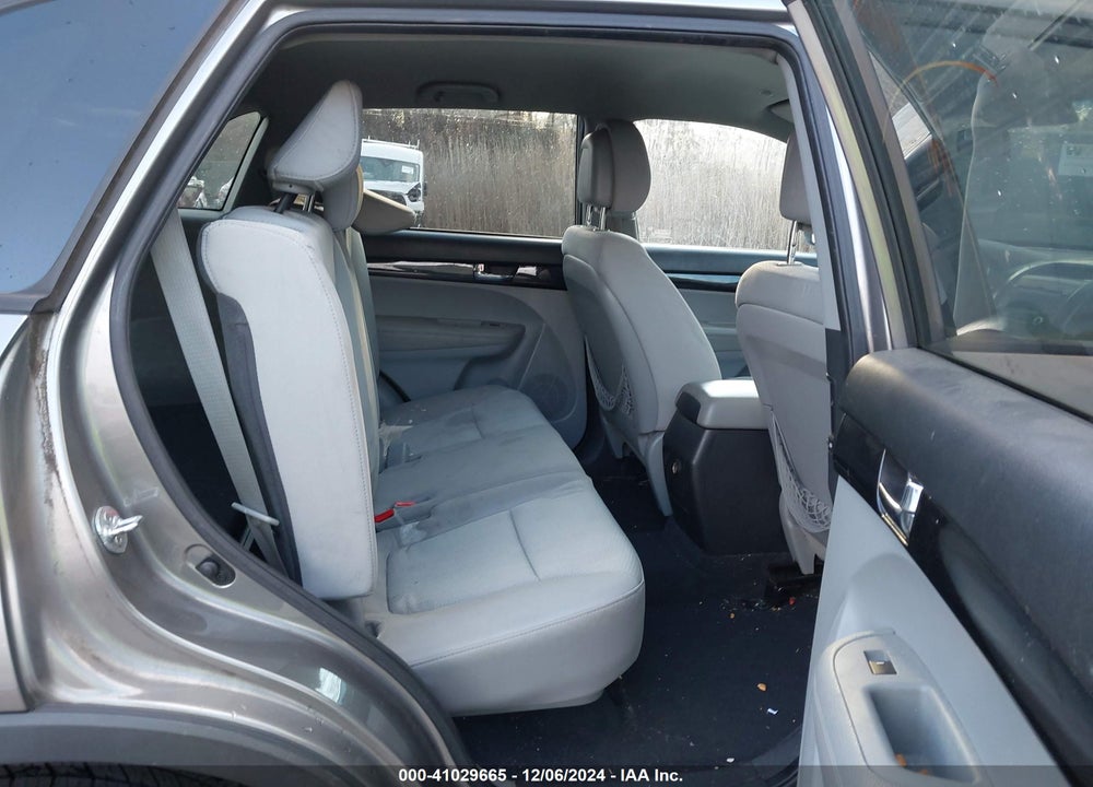 2012 KIA SORENTO LX VIN: 5XYKTCA69CG292489