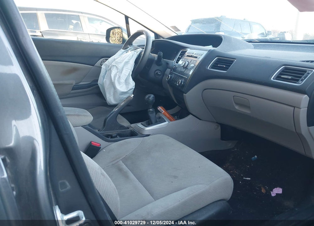 2013 HONDA CIVIC LX VIN: 19XFB2E58DE035483