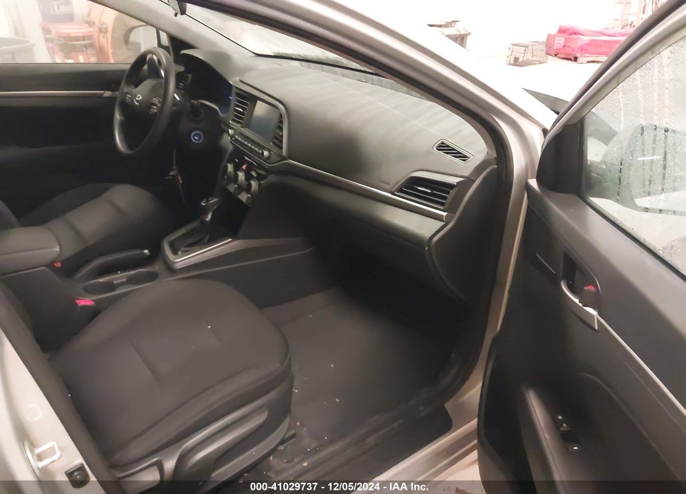 2019 HYUNDAI ELANTRA VIN: 5NPD84LF5KH478941