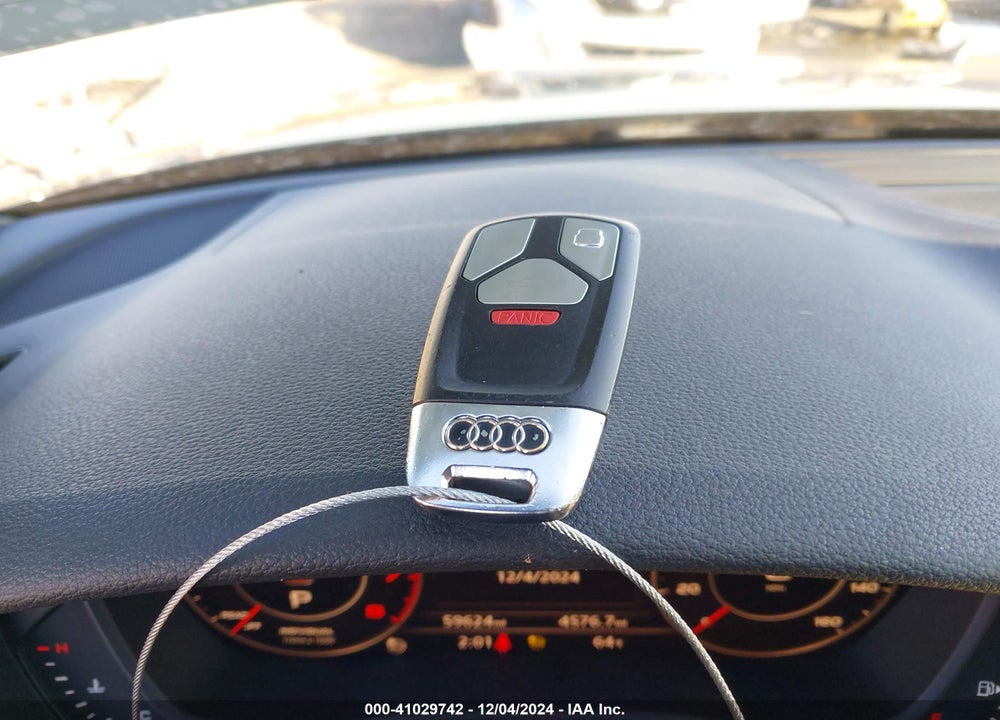 2017 AUDI A4 VIN: WAUDNAF45HN041612
