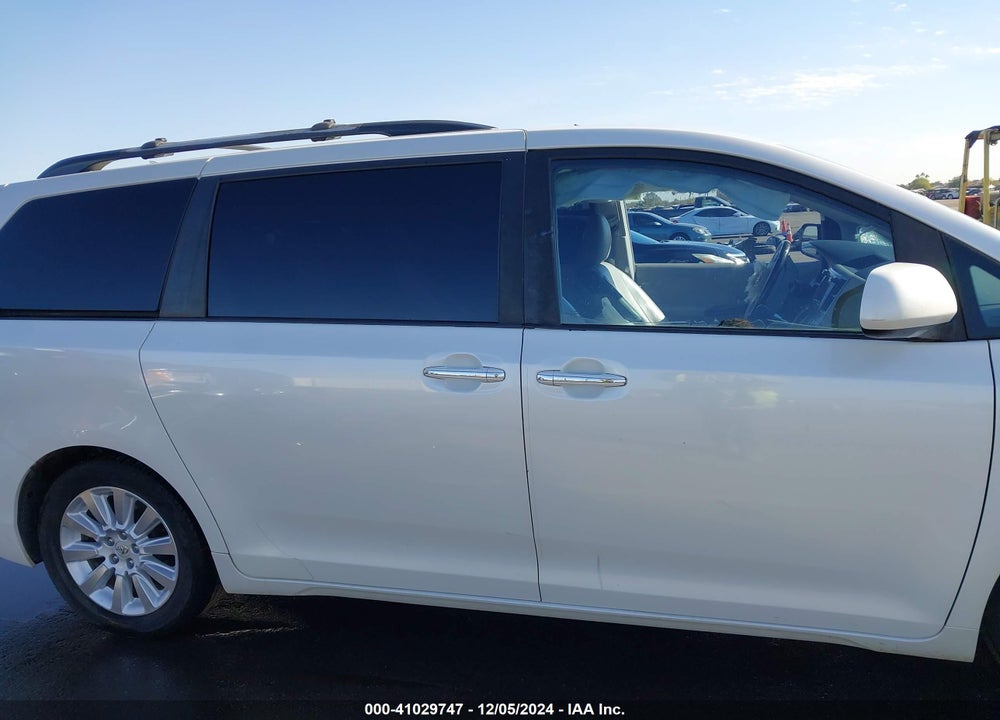2011 TOYOTA SIENNA XLE LIMITED VIN: 5TDYK3DC7BS066208