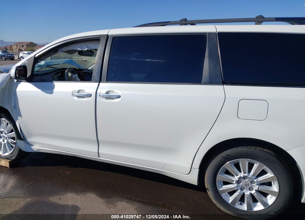 2011 TOYOTA SIENNA XLE LIMITED VIN: 5TDYK3DC7BS066208