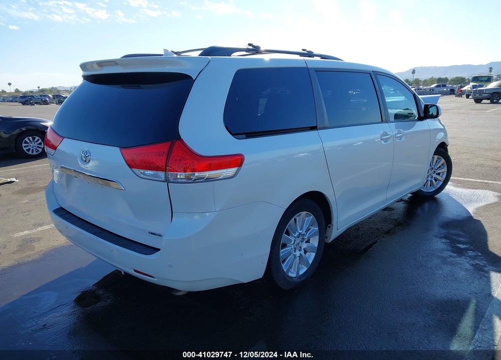 2011 TOYOTA SIENNA XLE LIMITED VIN: 5TDYK3DC7BS066208