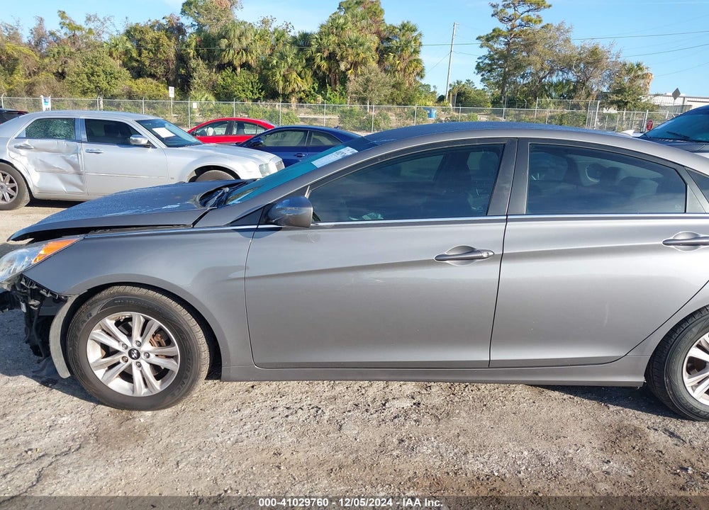 2013 HYUNDAI SONATA GLS VIN: 5NPEB4AC3DH687645