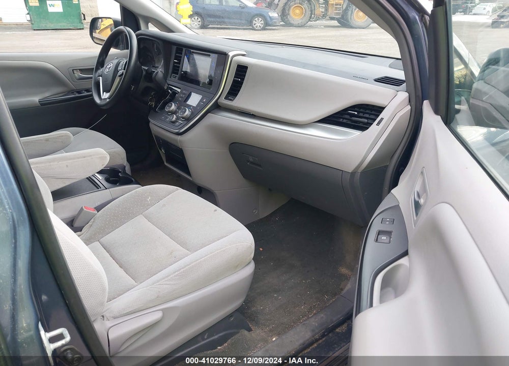 2015 TOYOTA SIENNA LE 8 PASSENGER VIN: 5TDKK3DC4FS654434