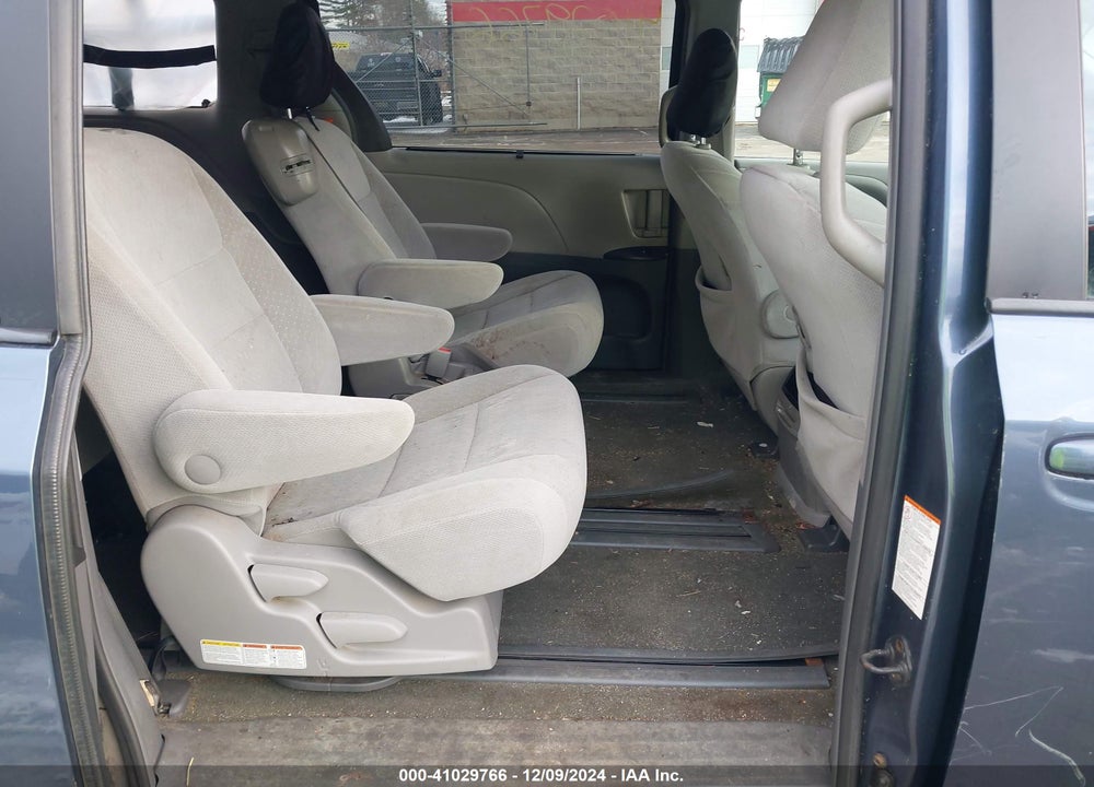 2015 TOYOTA SIENNA LE 8 PASSENGER VIN: 5TDKK3DC4FS654434