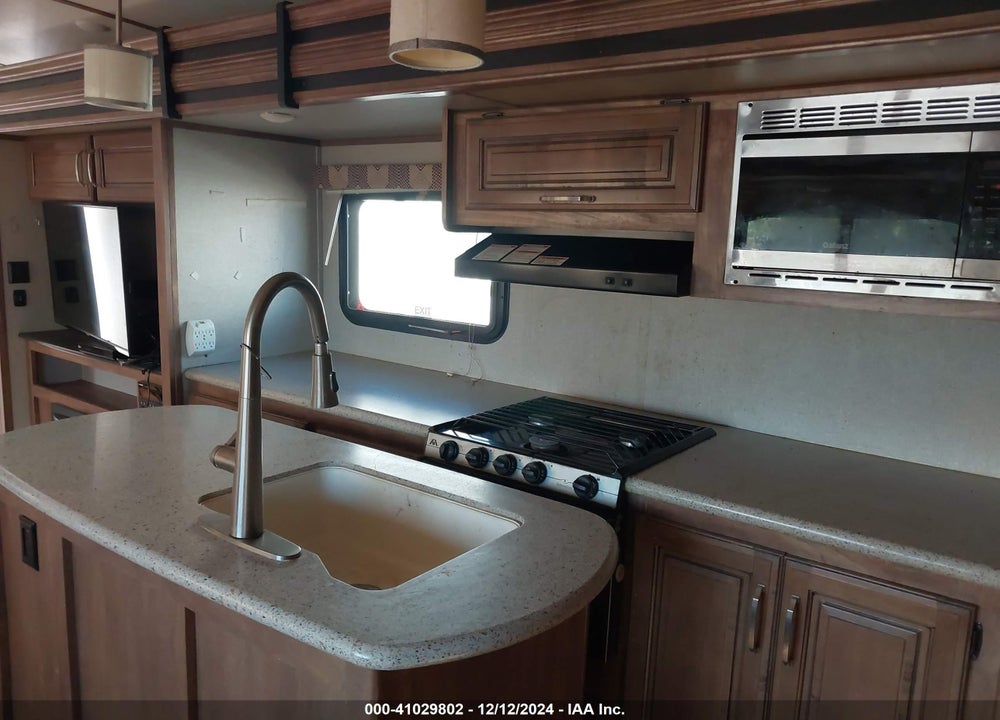 2018 KEYSTONE RV LAREDO TRAVEL TRAILER VIN: 4YDT33524JV600103
